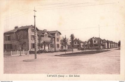 TAVAUX : CITE SOLVAY