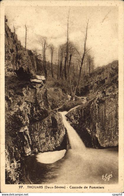 CPA Thouars Cascade de Pommiers