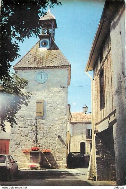 Carte Postale - 47 - Tournon d'Agenais - Le beffroi et son cadran lunaire - Automobiles - Voir Timbre - CPM - Voir Scans