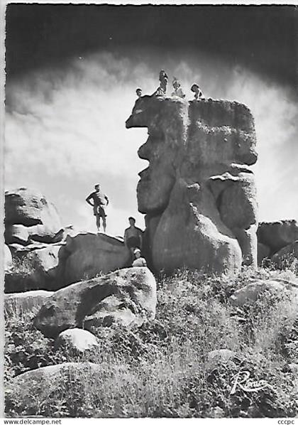 CPSM Trébeurden Le Père Trébeurden (Rochers)
