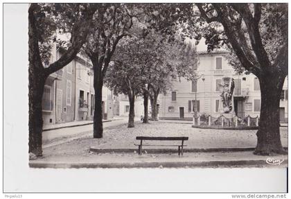 Trets Place 14 Juillet