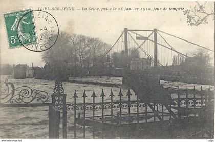 CPA Triel Sur Seine La Seine prise le 28 Janvier 1910 Jour de tempête