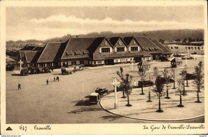 CPA Trouville La gare de Trouville Deauville