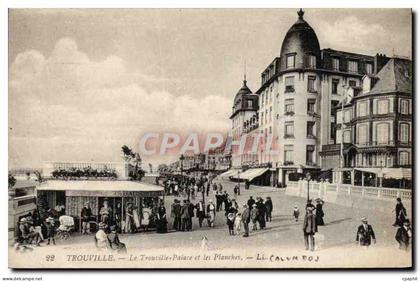 CPA Trouville Le Trouville Palace et les Planches