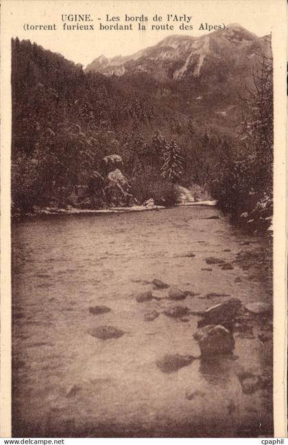 CPA Ugine Les bords de l Arly (torrent furieux bordant la route des Alpes)