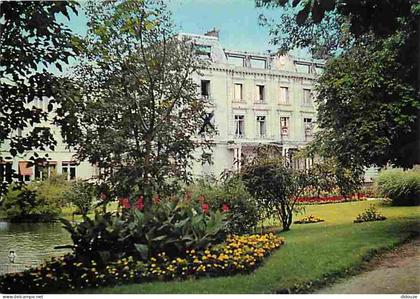 94 - Valenton - Château des Charmilles - Vue du Château des Charmilles prise du Parc - Fleurs - CPM - Voir Scans Recto-V