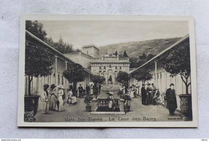 Vals les Bains, la cour des bains, Ardèche 07