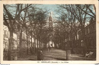 Verdelais CPA Les allees