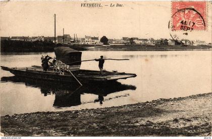 CPA VETHEUIL - Le Bac (350211)