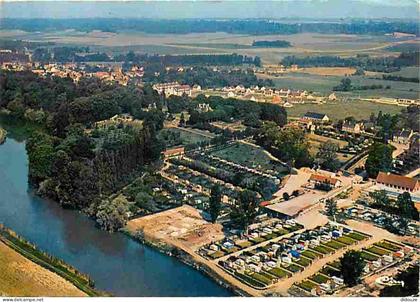 Carte Postale - 02 - Vic sur Aisne - Le caravaning de Berny-Rivière - Au fond Vic sur Aisne - Vue aérienne - CPM - Voir