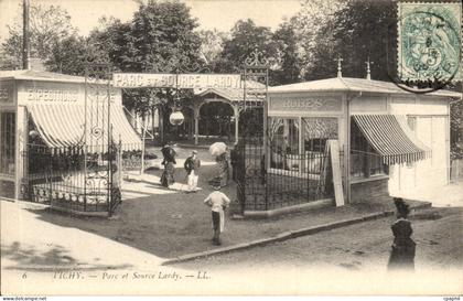 CPA Vichy Parc et Source Lardy