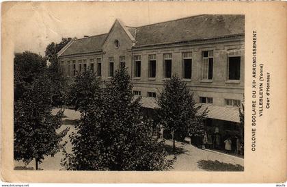 CPA Villeblevin Cour d'Honneur FRANCE (1451543)
