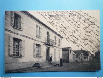 AN - 2547  VILLEBRUMIER  (82)  :  Place de la Mairie   XXX