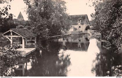 VILLEMEUX-sur-EURE (Eure-et-Loir) - L'Eure au Moulin