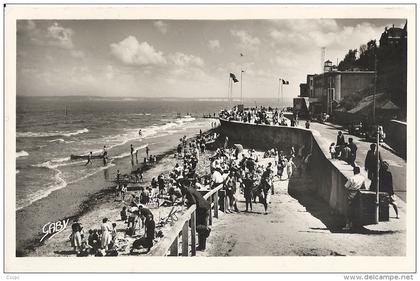 CPSM Villerville - La descente et la Plage