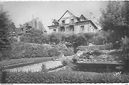 CPSM Villerville-sur-Mer - Hôtel Bellevue