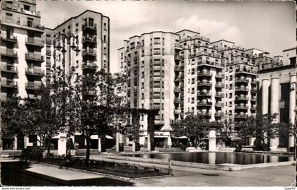 CPSM Villeurbanne Les gratte ciel et les bassins (Morice Leroux)