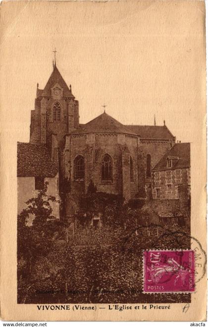 CPA VIVONNE - L'Église et le Prieure (365805)