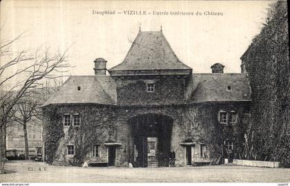 CPA Dauphine Vizille Entree Interieure du Chateau