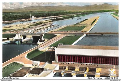 AZGP5-0369-68 - BARRAGE DE VOGELGRUN - En avion au-dessus - A l'hhorizon la foret noire