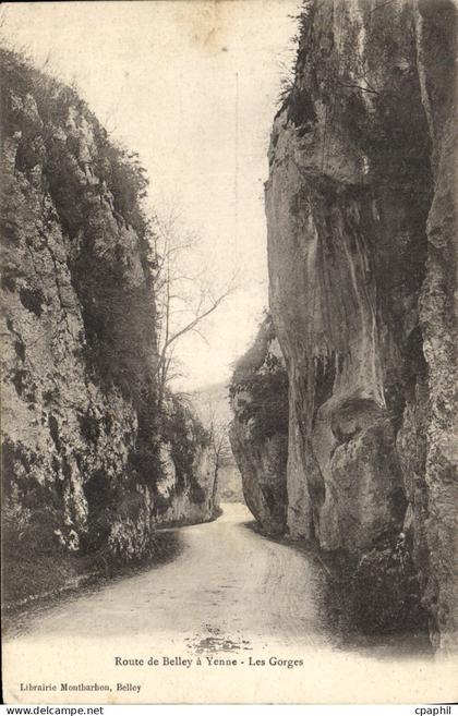CPA Route de Belley a Yenne Les Gorges
