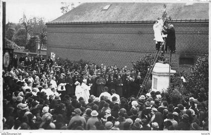YERVILLE - carte photo - Repose du Christ lors de la Restauration du Calvaire