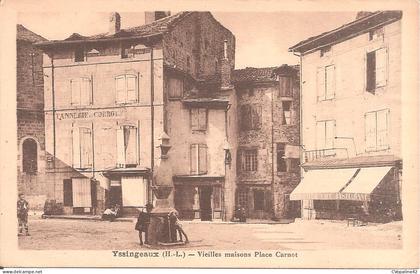 YSSINGEAUX (43) Vieilles Maisons Place Carnot
