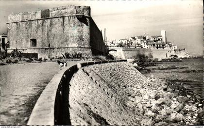 CPA Antibes La Citadelle et la Vieille Ville