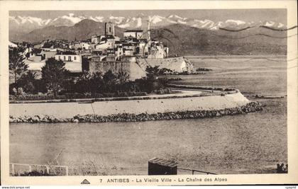 CPA Antibes La Vieille Ville La Chaine Des Alpes