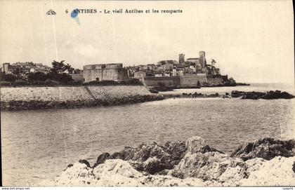 CPA Antibes Le Vieil antibes Et Les Remparts