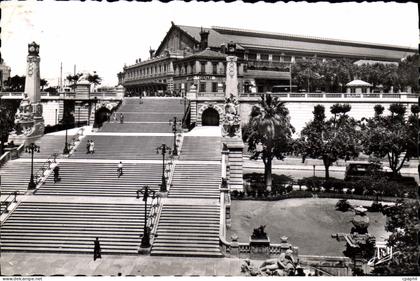 CPA Marseille Gare Et Escalier Monumental