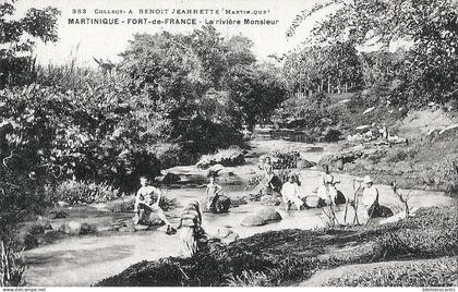 MARTINIQUE / FORT DE FRANCE - VUE ANIMEE DE LA RIVIERE MONSIEUR