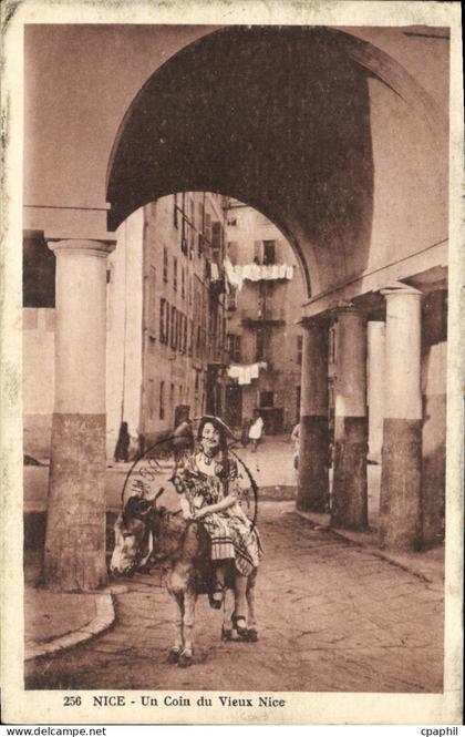 CPA Nice Un coin du Vieux Nice Ane Femme Mule