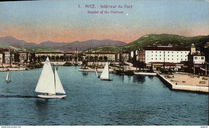 CPA Nice Interieur du Port Bateaux