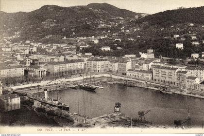 CPA Nice Le Port Bateaux