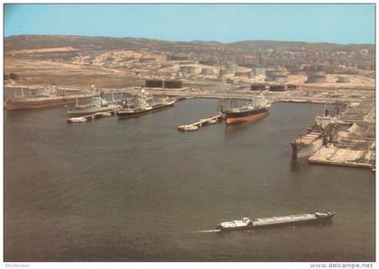 13 PORT DE BOUC PORT DE LAVERA PETROLE PETROLIER HYDROCARBURE INDUSTRIE TRANSPORT MARITIME BATEAU MARTIGUES FOS BERRE