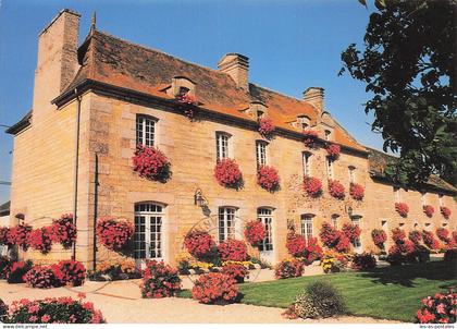 22 SAINT JUVAT VILLAGE FLEURI