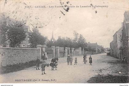CAVAN - Les Ecoles - Route de Lannion à Guingamp - très bon état