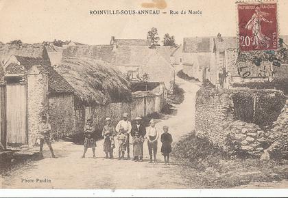 V 87 / CPA  ROINVILLE SOUS ANNEAU  (28) RUE DE LA MOREE