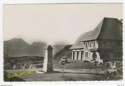 {22667} 64 Pyrénées Atlantiques Col du Somport , Le Versant Français. " en baisse "