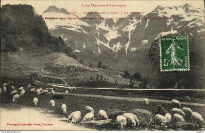 CPA Haute VAllee d Aspe Le Somport Le plateau de la maison cantonniere avant la montee des lacets du col Moutons