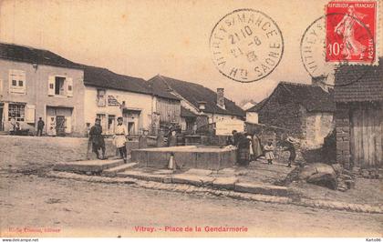 vitrey sur mance , haute saone * place de la gendarmerie * lavoir laveuses lavandières * villageois