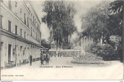 CPA Contrexéville Cour d'Honneur