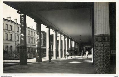 CPA Contrexeville Les Galeries