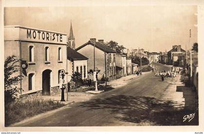 aigrefeuille sur maine * entrée du bourg , route de nantes * garage automobile Motoriste * pompe à essence
