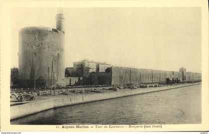 CPA Aigues Mortes Tour de Constance Remparts Face Ouest