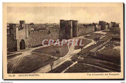 CPA Aigues Mortes Vue d Ensemble des Remparts