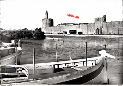 CPM Aigues Mortes Les Remparts Et La Tour De Constance