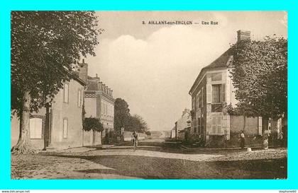 a753 / 063 89 - AILLANT SUR THOLON Une Rue