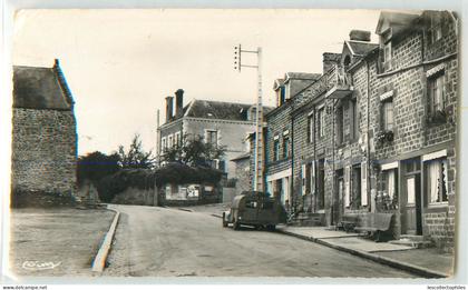 30659 - AMBRIERES LES VALLEES - CPSM - CIGNE / LE BOURG